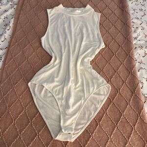 Ambiance Ivory Sleeveless HighNeck Ribbed 2 Snap Buttons Bodysuit  Size Large